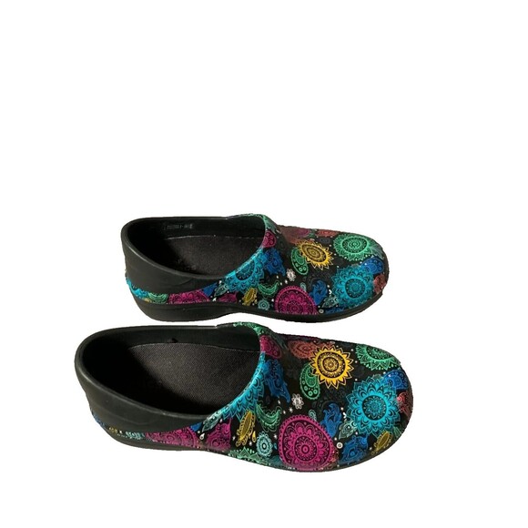 Crocs Clogs Womens 6W Neria Pro 2 Graphic Work Black Multi Floral Colorful Boho - Picture 3 of 10